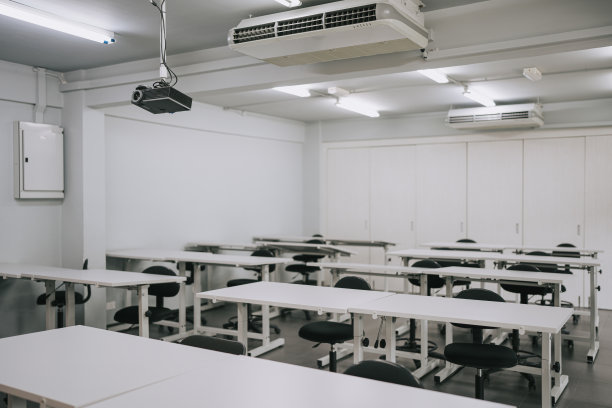 高校内楼教室图片下载