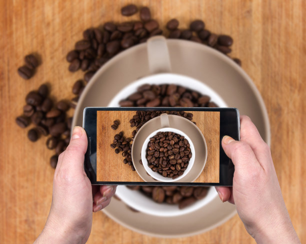 给咖啡豆拍照图片下载