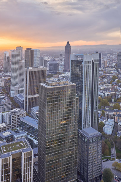 德国法兰克福市日落鸟瞰图。图片下载