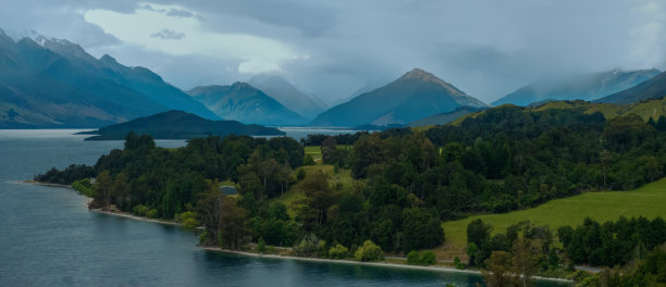 新西兰奥塔哥南岛瓦卡蒂普湖北端的格兰诺奇周围迷人的景色。图片下载