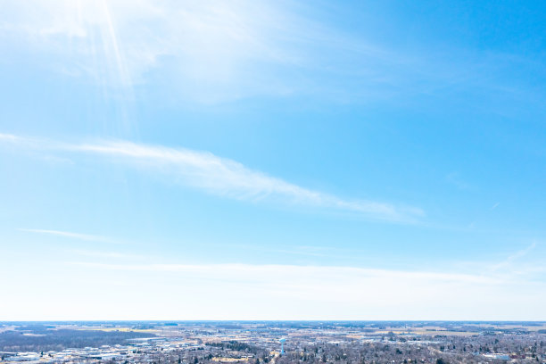 铁路轨道和火车站，斯特拉特福市，加拿大图片下载