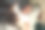 老人独自一人躺在床上，在电灯下看书图片下载