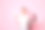 兴奋的怀孕商务女士表示惊讶和喜悦，摆着笔记本电脑和手机，白色屏幕的移动应用程序图片下载