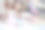 亚洲女花商企业家在花店插花。图片下载