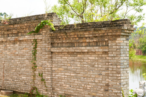 户外青砖小栅栏特写图片下载