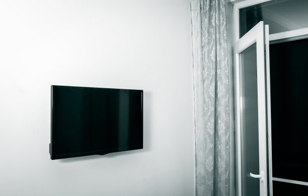 墙上的电视监视器特写图片下载
