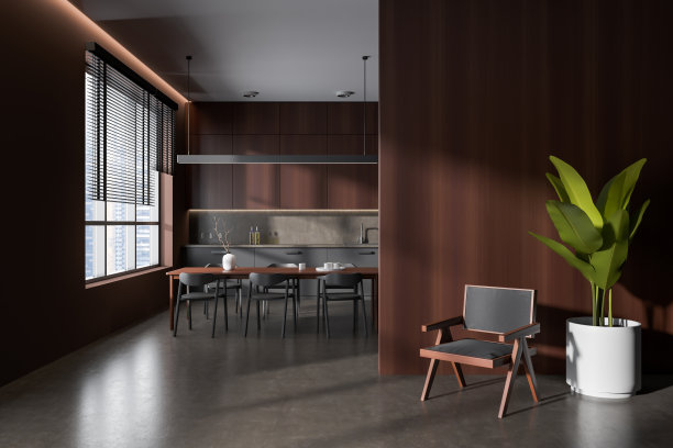 黑暗的厨房内部，带冷风和带全景窗户的用餐区图片下载