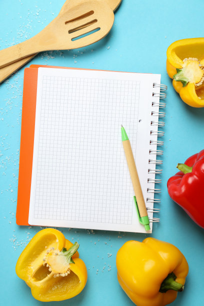 蓝色背景上的配方概念，为文本留出空间图片下载