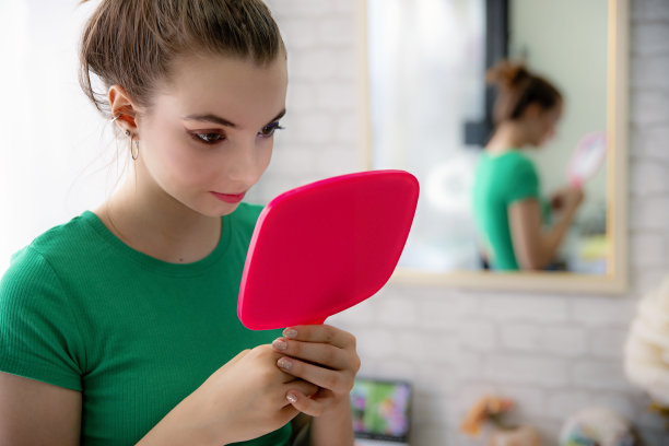 化妆后看起来不错!图片下载