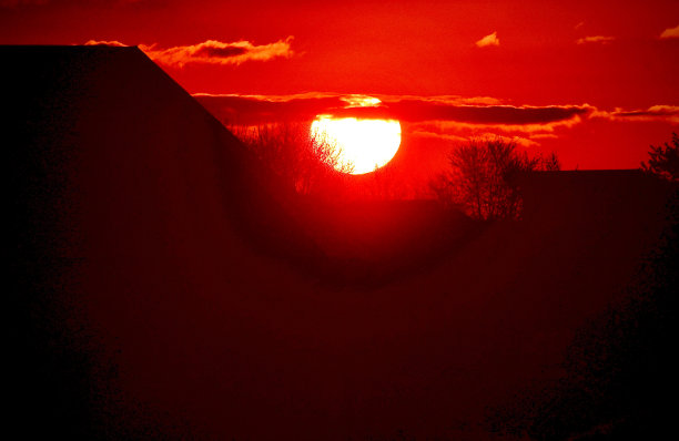 太阳正在升起图片下载