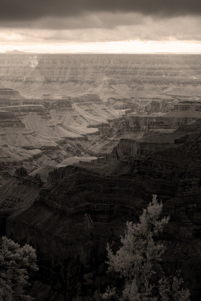 红外线深褐色色调大峡谷亚利桑那州图片下载