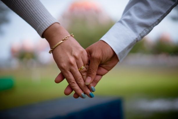 牵手浪漫图片下载