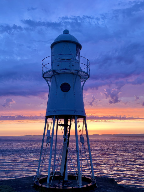 黑诺灯塔图片下载