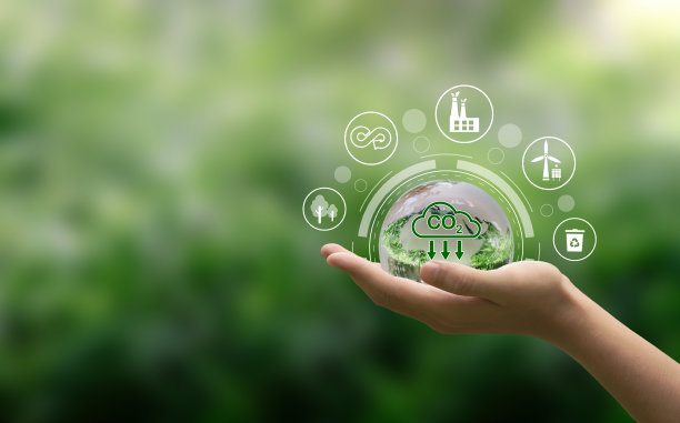 手持水晶球与二氧化碳的图标。可持续发展，绿色经营。减少二氧化碳排放概念。以可再生能源为基础的绿色企业可以限制气候变化和全球变暖。图片下载