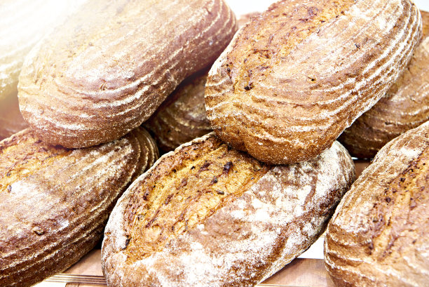 面包店里的新鲜面包图片下载