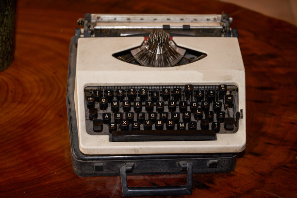 复古打字机的局部特写图片下载