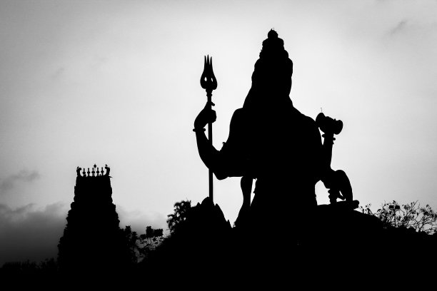 印度湿婆神雕像的清晰轮廓图片下载