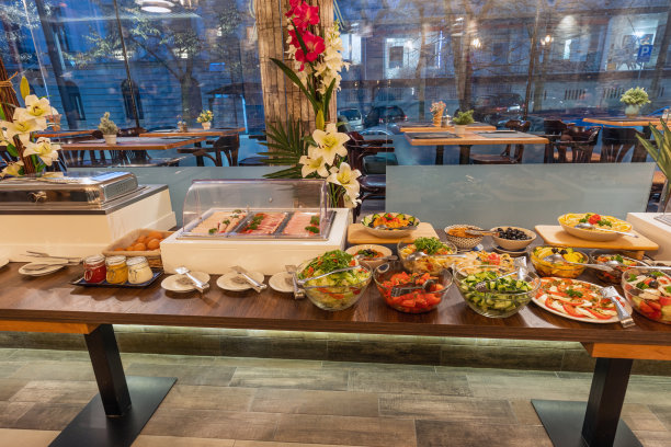 餐厅内部设有自助餐台图片下载