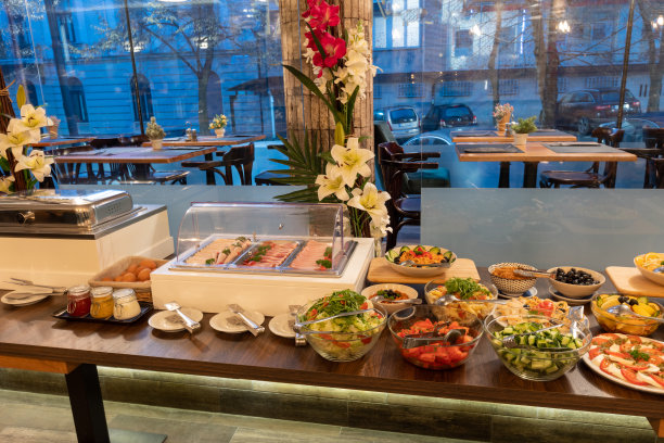 餐厅内部设有自助餐台图片下载