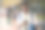 男中学生在户外上课时看手机图片下载