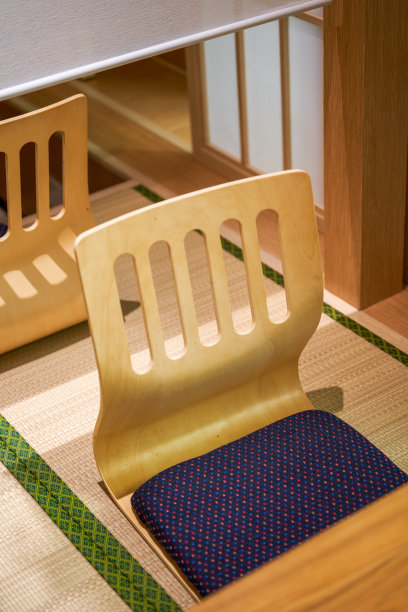 日本餐厅的用餐环境和座位图片下载