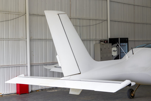 小飞机机身的特写图片下载