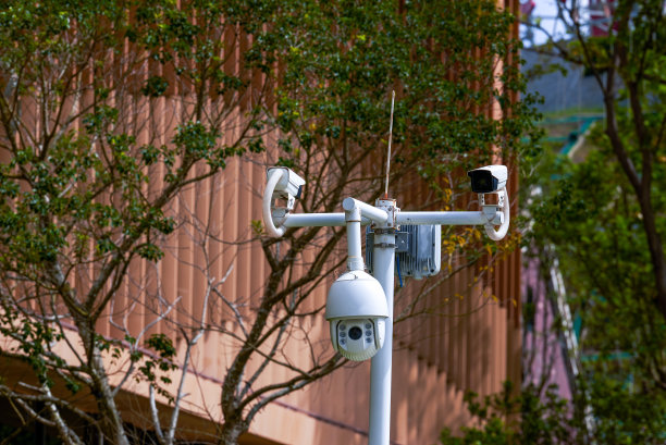 公园监控摄像头的特写图片下载