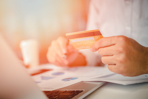 便利的在线支付与创新的安全世界的数字交易，电子商务和在线支付方式。数字钱包到支付网关和在线支付系统的安全性。图片下载