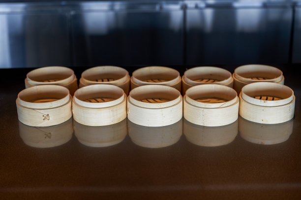 中餐馆用的竹制蒸笼图片下载