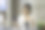 美丽的亚洲女商人在办公室与客户进行视频通话。图片下载