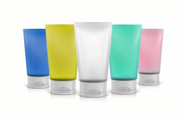 空白化妆品管与包装模型隔离在白色背景。3d渲染，适合您的设计元素。图片下载