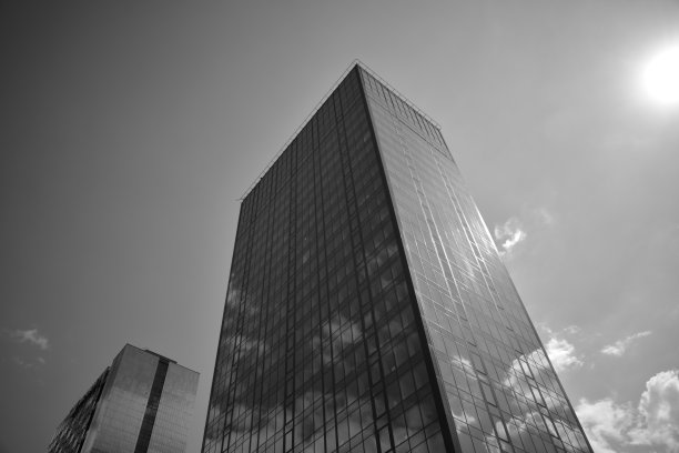 现代写字楼低角度单色图片下载