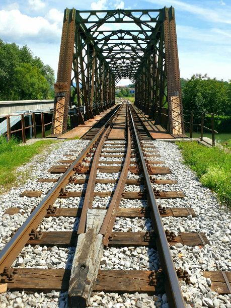 斯洛文尼亚的旧铁轨图片下载
