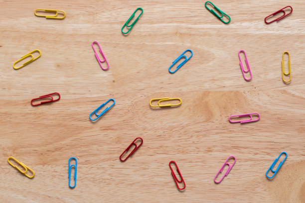 背景剪辑与许多颜色在一个表图片下载