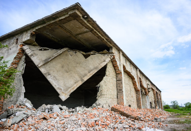 旧仓库的废墟。图片下载