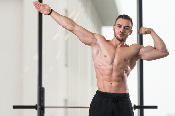 健美肌肉男的肖像图片下载