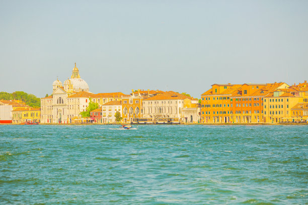 去威尼斯旅行。意大利。意大利城市建筑。运河。夏天图片下载
