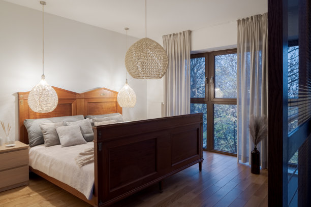 时尚的卧室，复古的床图片下载