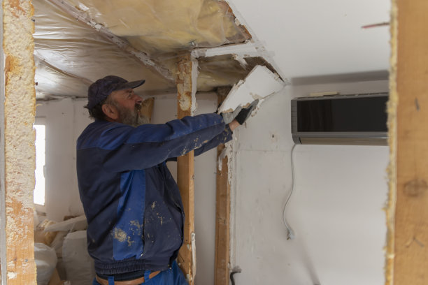 公寓装修准备，房屋装修工人团队图片下载