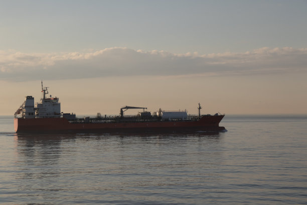 货船在运输途中。马尔马拉海。图片下载