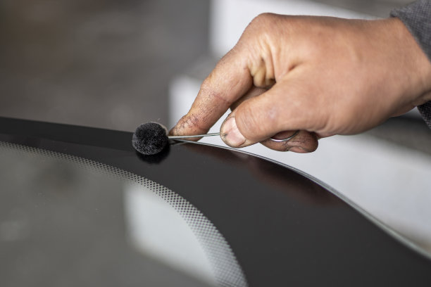 汽车玻璃修理和挡风玻璃更换图片下载