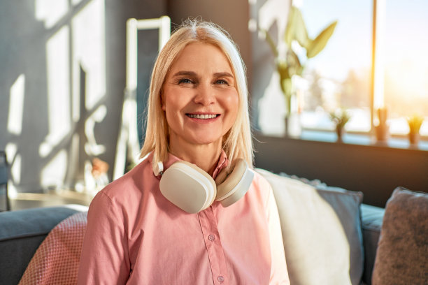 快乐的退休生活。图片下载