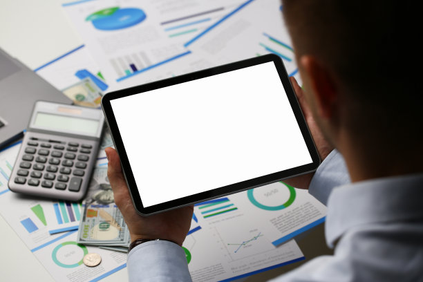 业务分析和会计概念和商人与电子表格文件工作图片下载