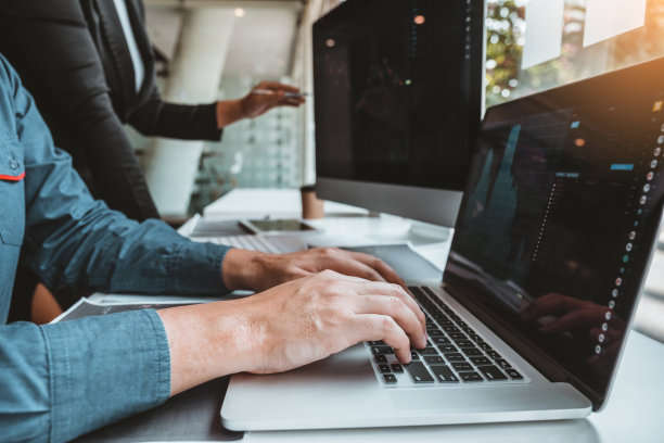 开发程序员团队开发软件公司办公室网站设计和编码技术图片下载