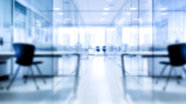 抽象模糊的运动办公背景，模糊的工作空间与散焦效果，经营理念图片下载