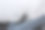 汽车覆盖了一排雪降雪后详细的股票照片图片下载
