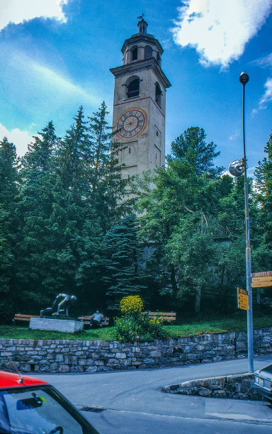 1989年老照片扫描：瑞士圣莫里茨比萨斜塔街景图片下载