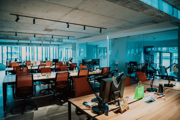 没有人的现代开放式办公室内部图片下载