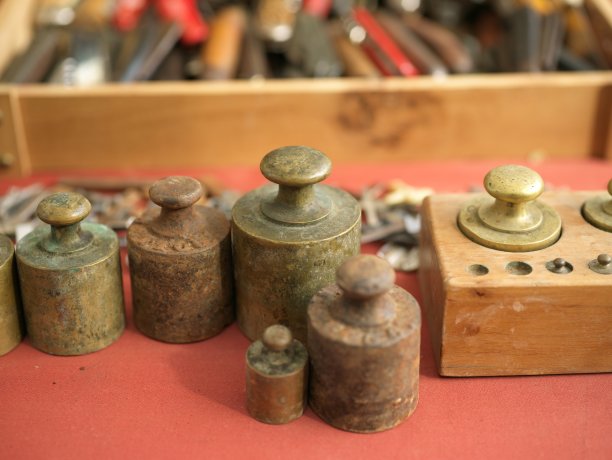 跳蚤市场的古董图片下载