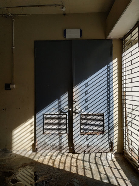 工业钢门、栏杆图片下载